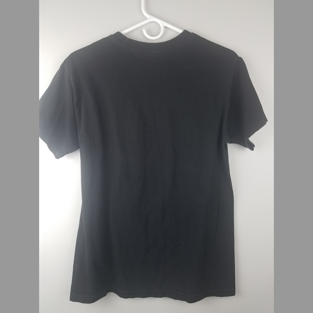Black Guns and Roses Tshirt Small - Picture 2 of 2